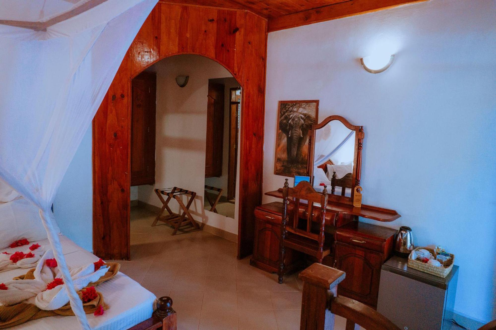 Mambo Ocean Resort Pwani Mchangani Exterior photo