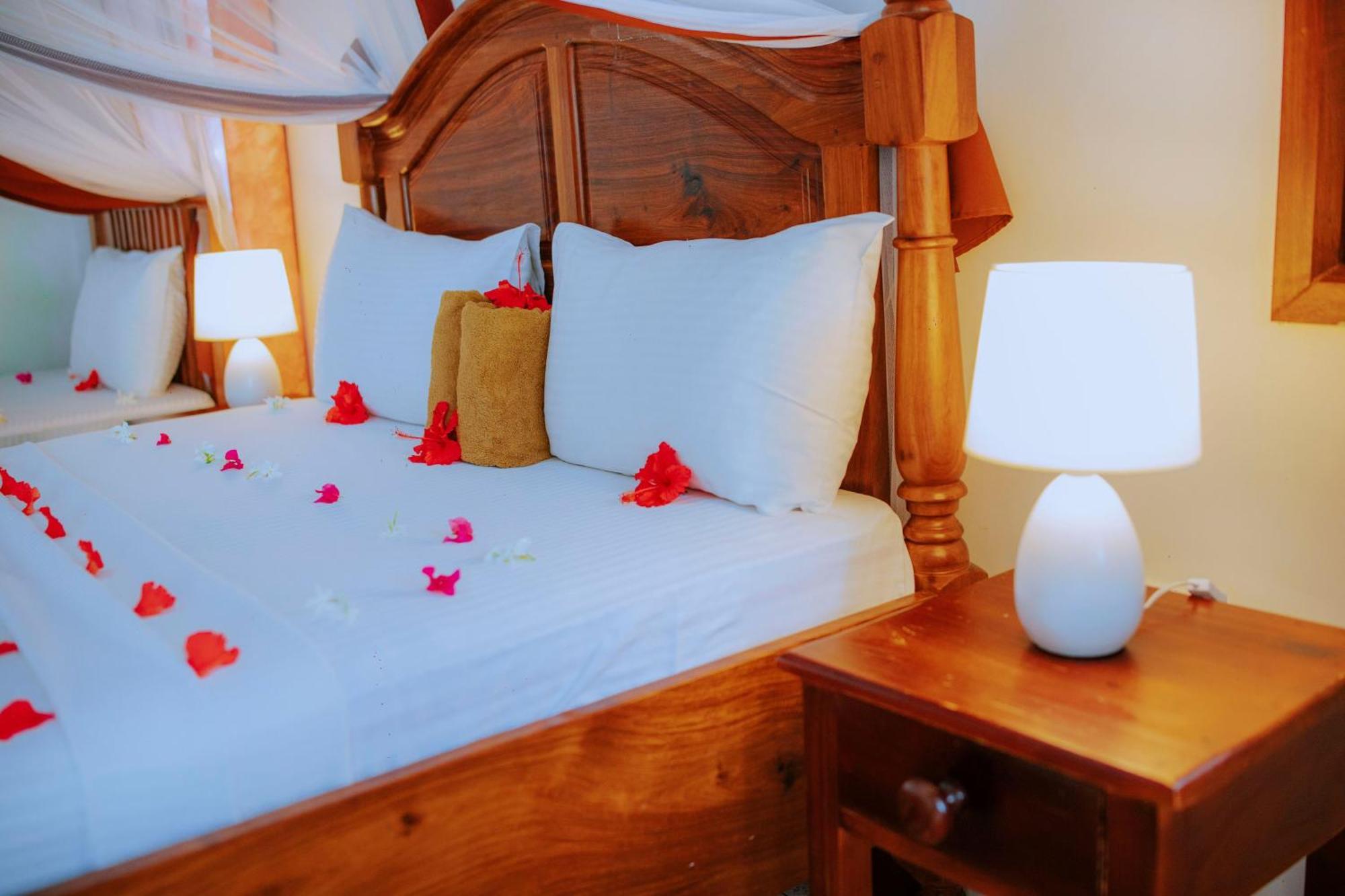 Mambo Ocean Resort Pwani Mchangani Exterior photo